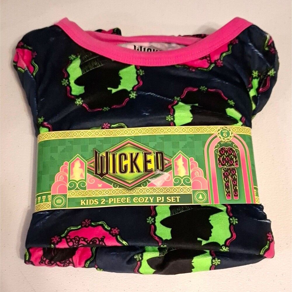 Wicked Girls 2pc Pajama Set Sz 6 Flame Resistant Velour LS Elphaba Glinda Cozy